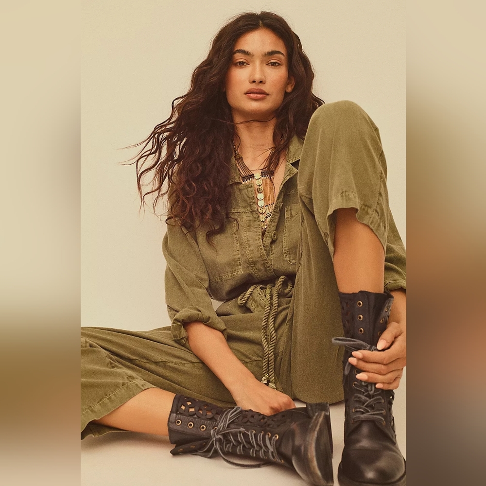 FREE PEOPLE Flower Power Lace-Up Boots Brand New In Box Size 9.5